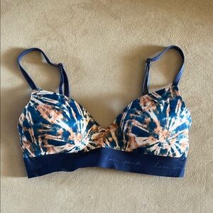 PINK Victoria's Secret -Blue and Tan Wear Everywhere Wireless Lightly Lined Bra